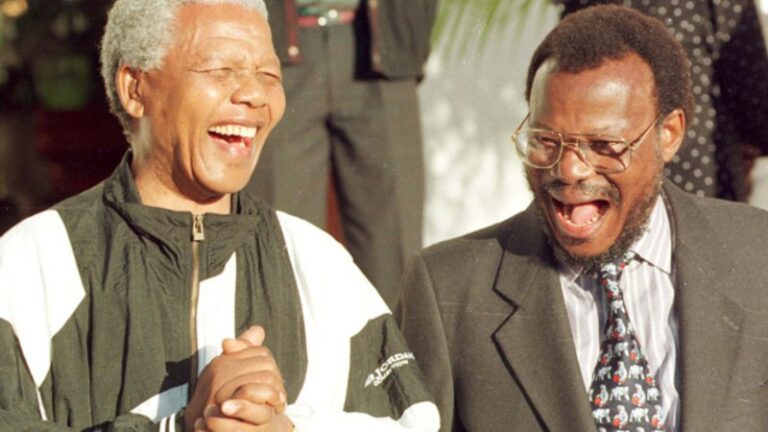 Mangosuthu Buthelezi – L’opposant historique et controversé de Nelson Mandela