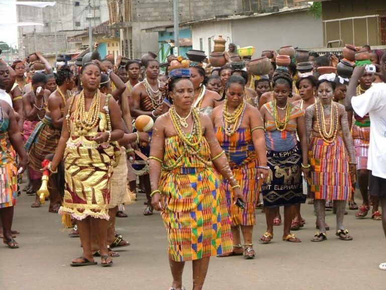 Peuples lagunaires du sud de la Côte d’Ivoire – Voici l’origine des Ebrié ou Tchaman