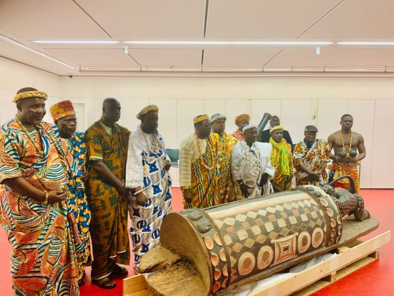 Côte d’Ivoire : Retour du tambour sacré Djidji Ayekoé, le Musée des civilisations fait sa mue pour accueillir l’objet d’art