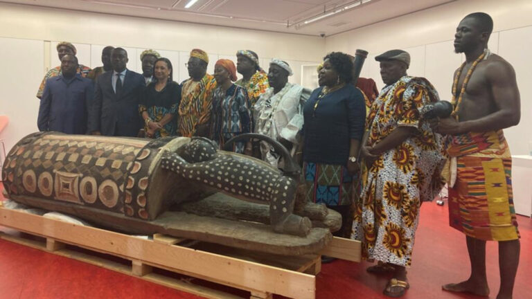 Restitution du Tambour Parleur : Une loi française ouvre la voie au retour en Côte d’Ivoire du Djidji Ayôkwé